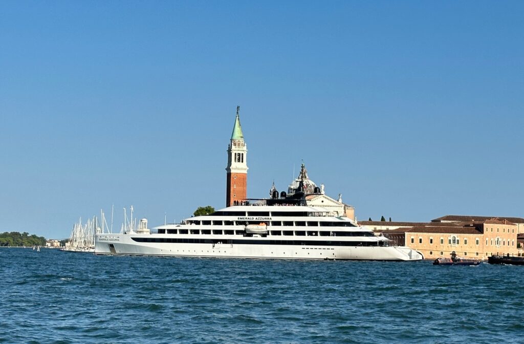 Emerald Azzurra Venezia